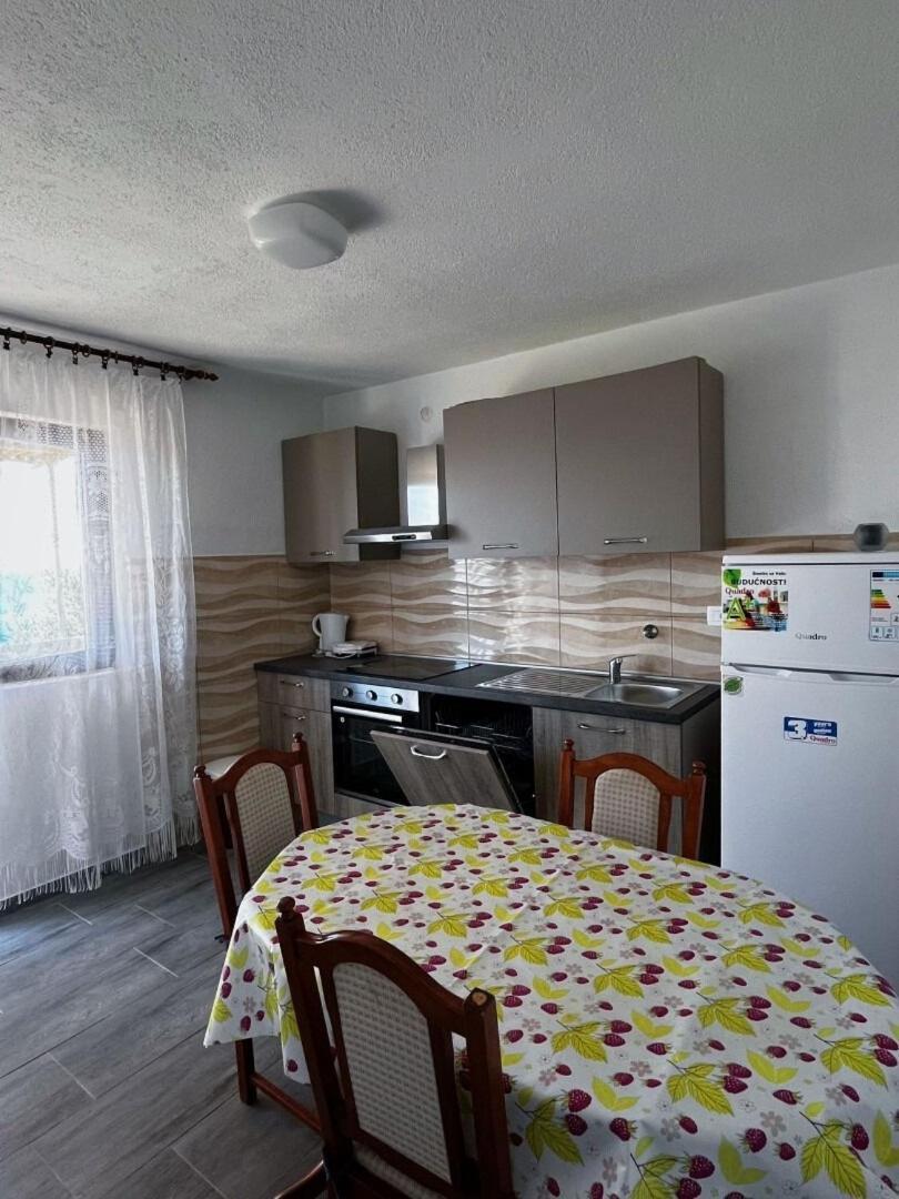 Apartment Dalibor ลูโคโวชูการ์เย ภายนอก รูปภาพ