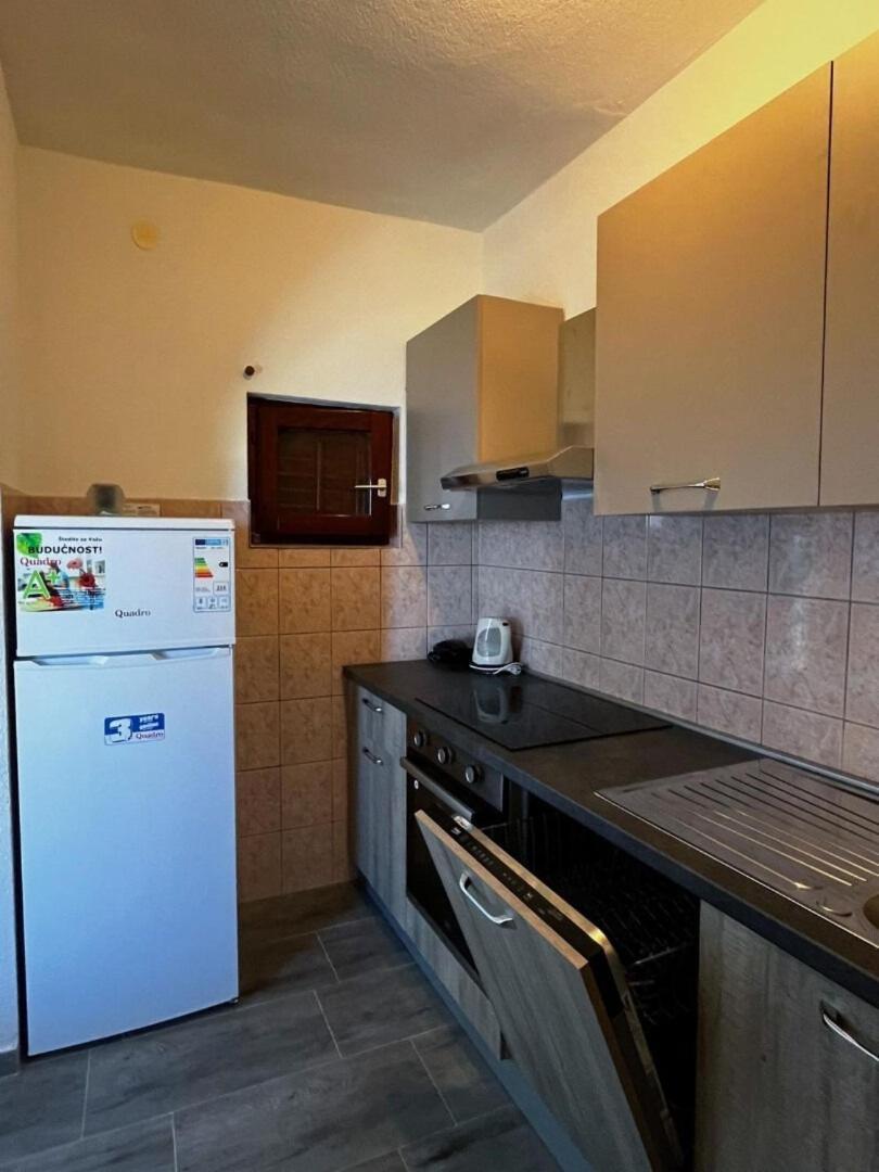 Apartment Dalibor ลูโคโวชูการ์เย ภายนอก รูปภาพ